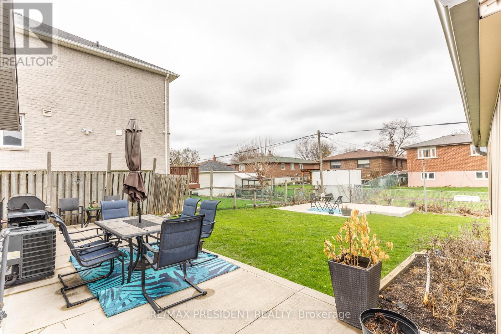7648 Redstone Road, Mississauga, ON - Outdoor With Deck Patio Veranda With Exterior