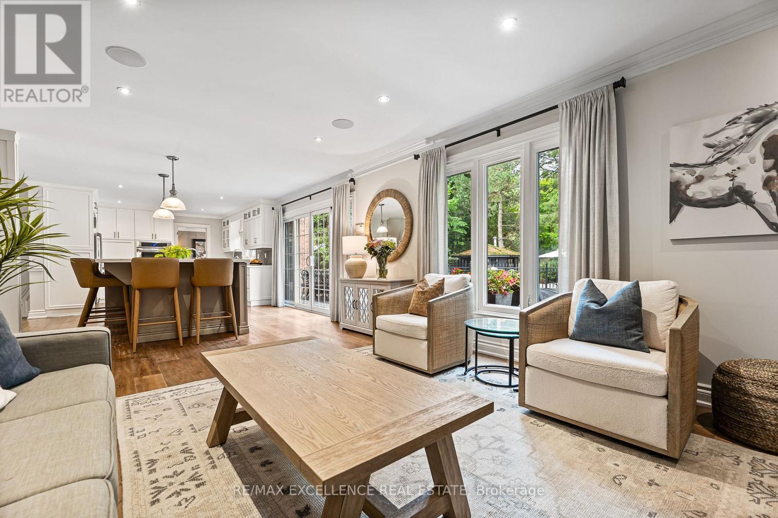 2446 Hammond Road, Mississauga, ON - Indoor Photo Showing Living Room