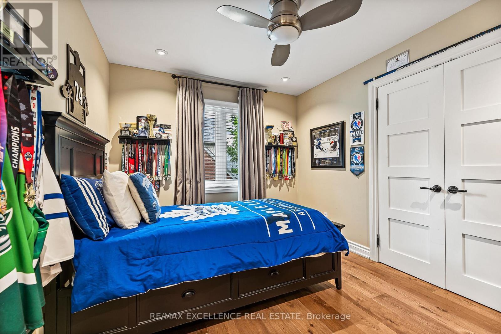 2446 Hammond Road, Mississauga, ON - Indoor Photo Showing Bedroom
