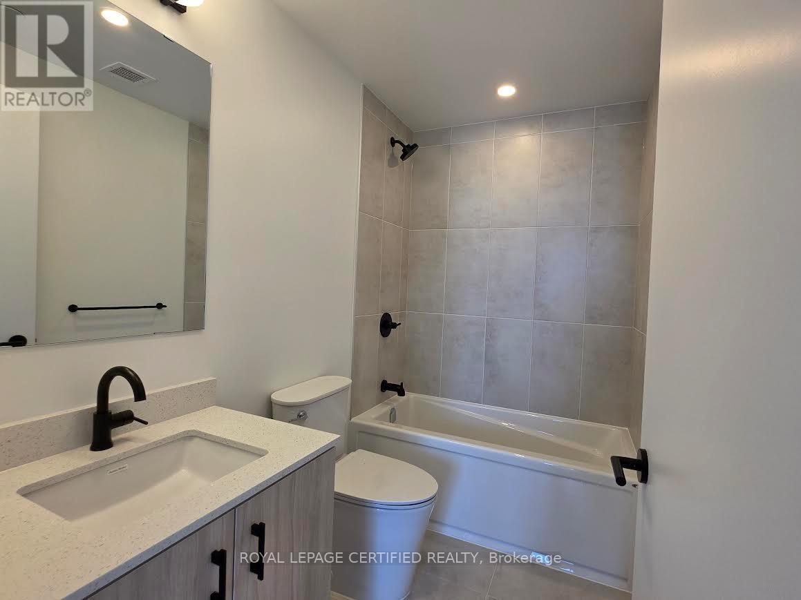 805 - 4878 Powers Common, Burlington, ON - Indoor Photo Showing Bathroom