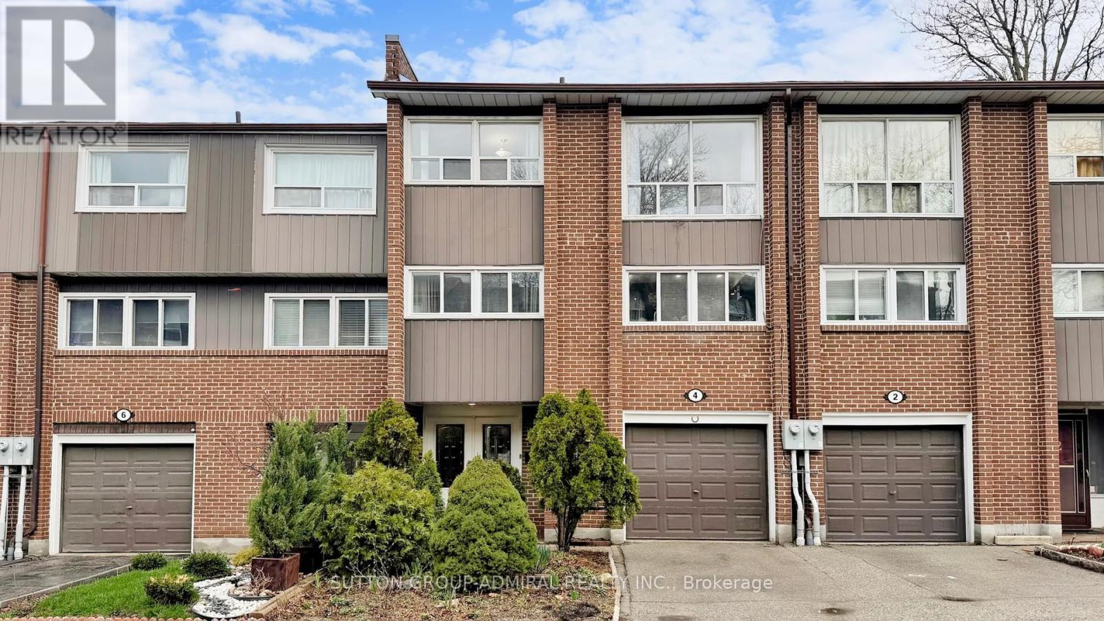 4 Dove Hawk Way, Toronto, ON - Outdoor With Facade