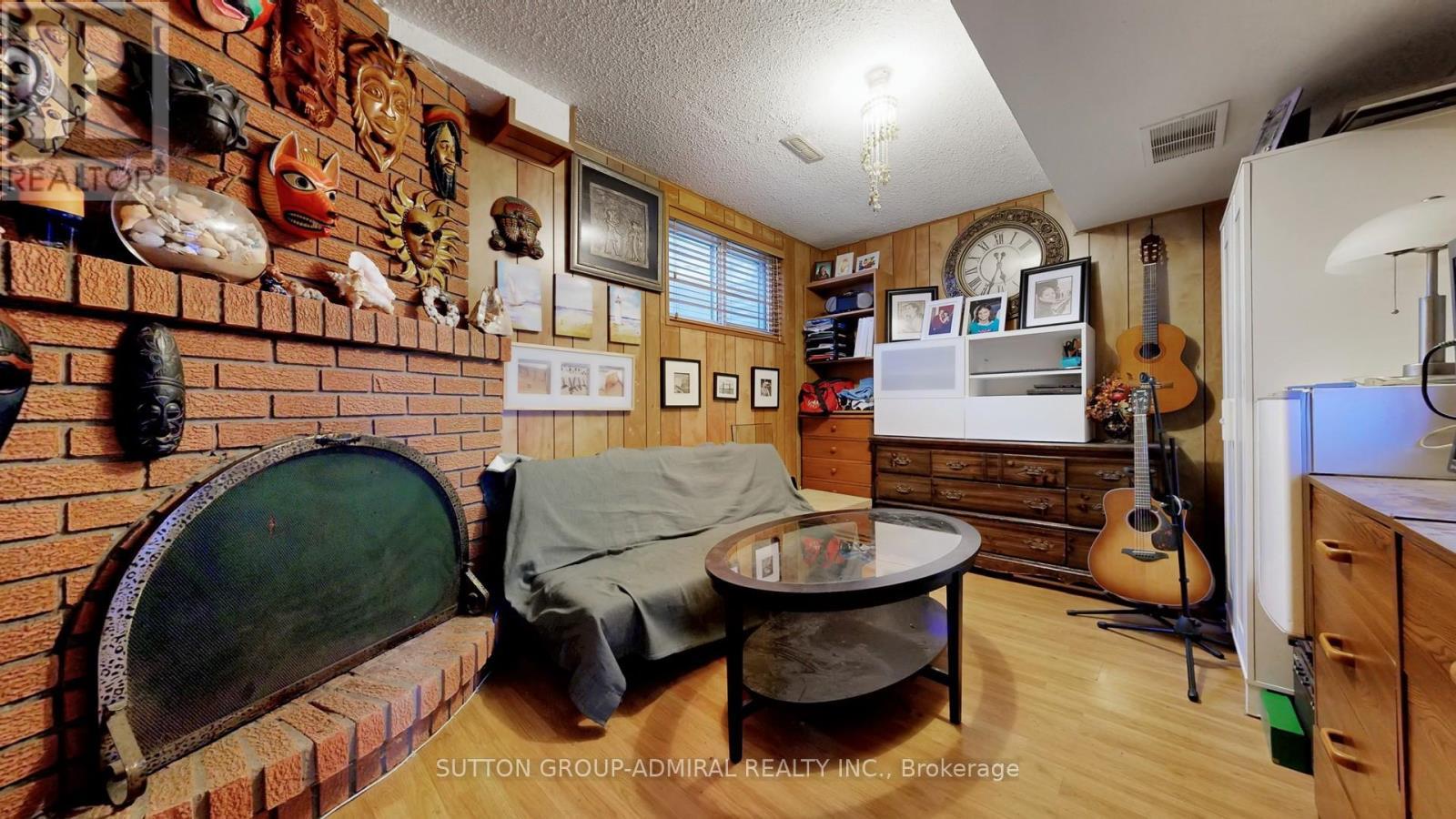 4 Dove Hawk Way, Toronto, ON - Indoor