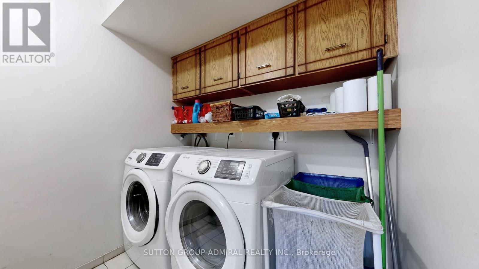 4 Dove Hawk Way, Toronto, ON - Indoor Photo Showing Laundry Room