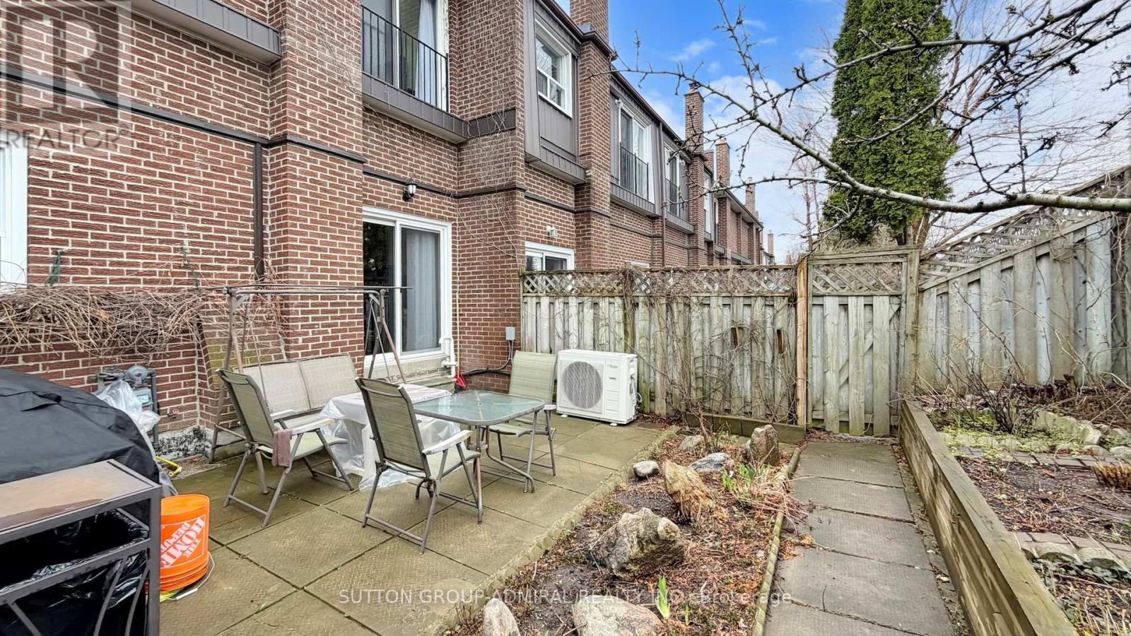 4 Dove Hawk Way, Toronto, ON - Outdoor