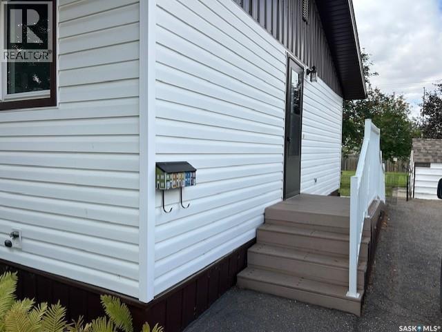 18 Waterloo Road, Yorkton, SK - Outdoor With Exterior