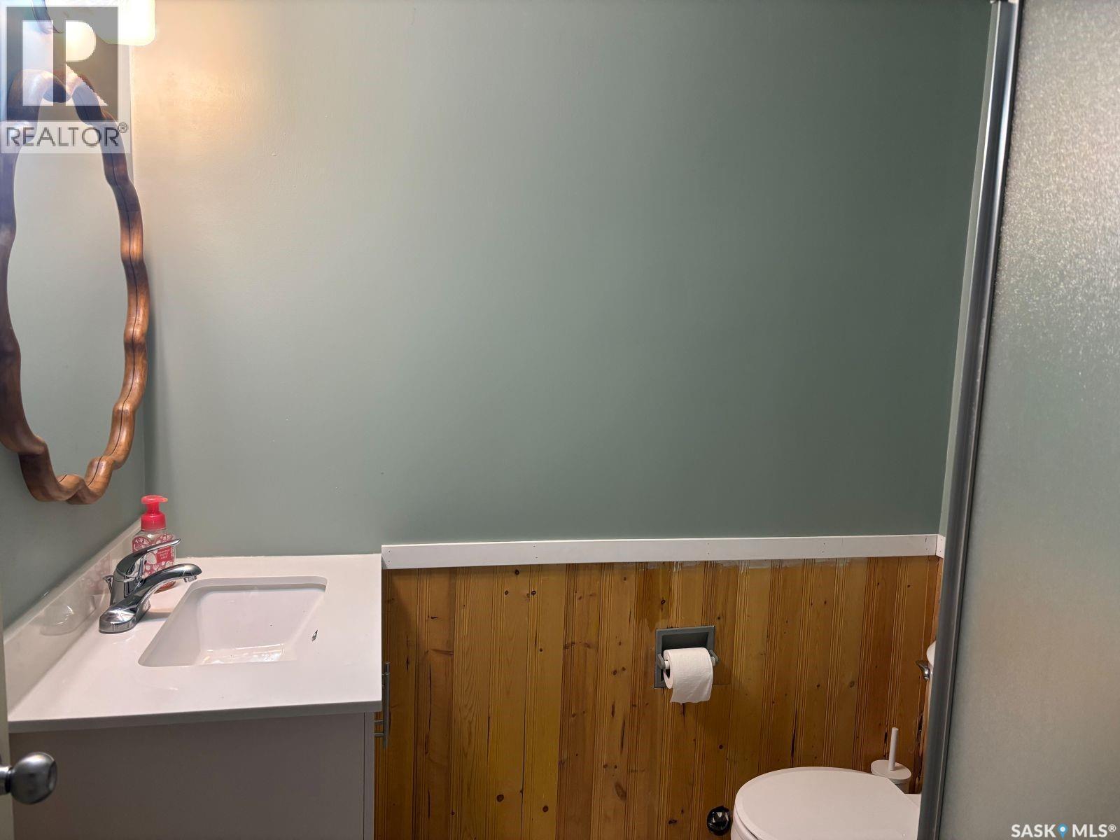 18 Waterloo Road, Yorkton, SK - Indoor Photo Showing Bathroom
