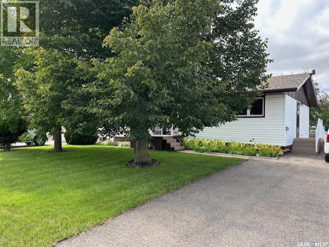 18 Waterloo Road, Yorkton, SK - Outdoor