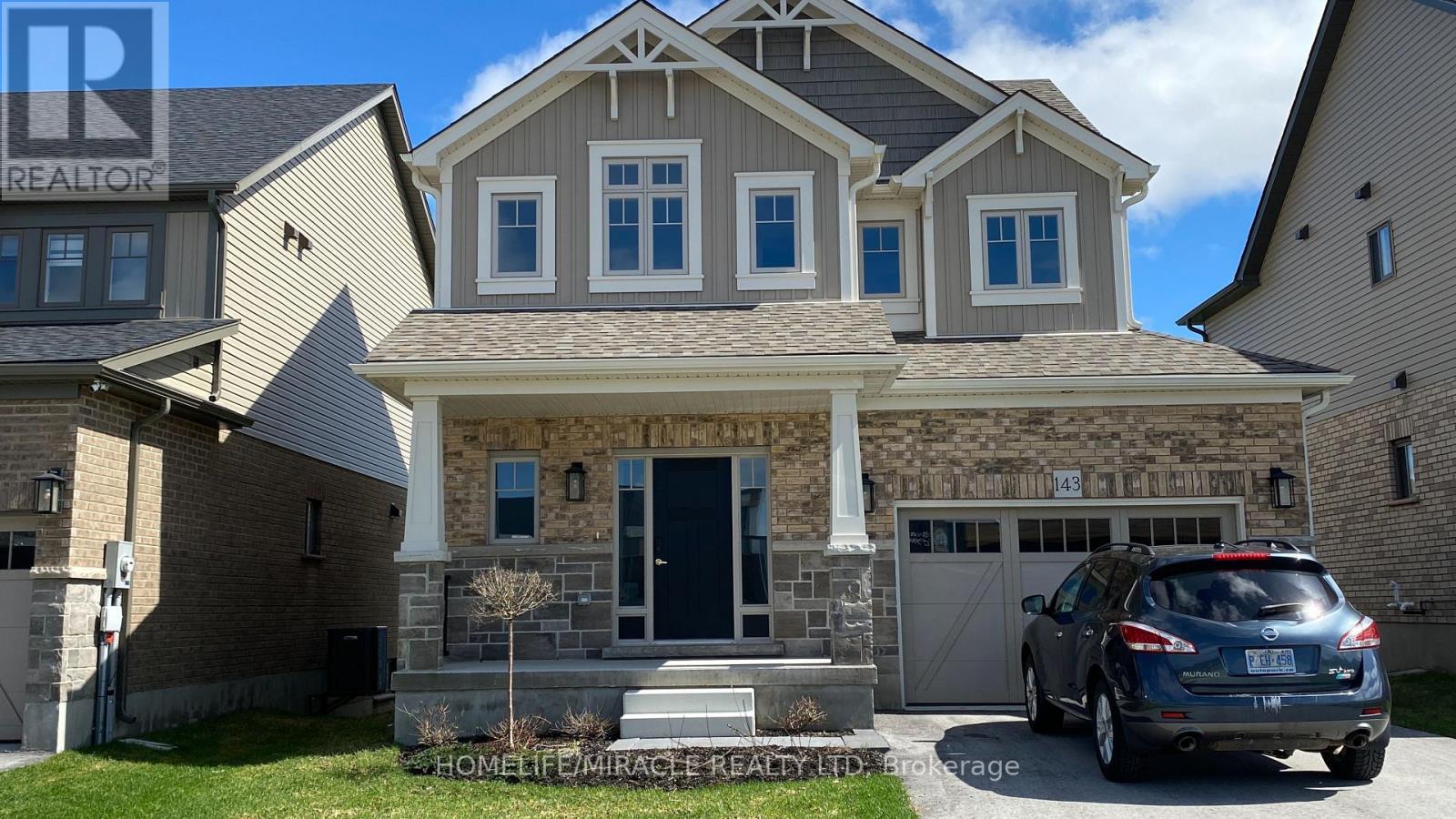 143 Devonleigh Gate, Grey Highlands, ON - Outdoor With Facade