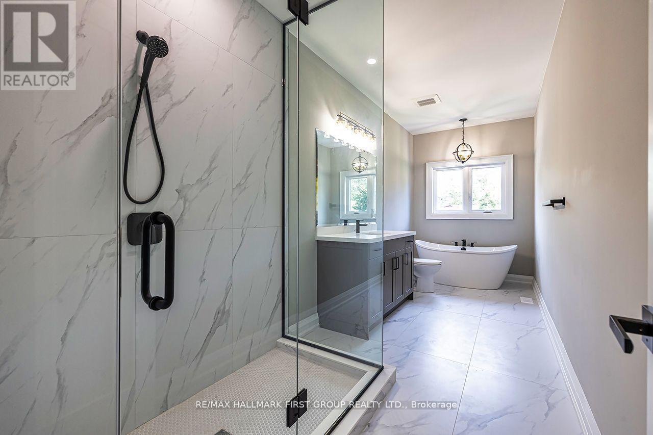 10 Philips Road, Whitby, ON - Indoor Photo Showing Bathroom