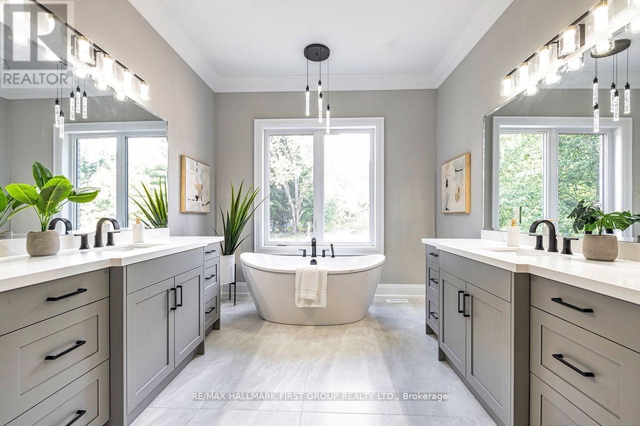 10 Philips Road, Whitby, ON - Indoor Photo Showing Bathroom
