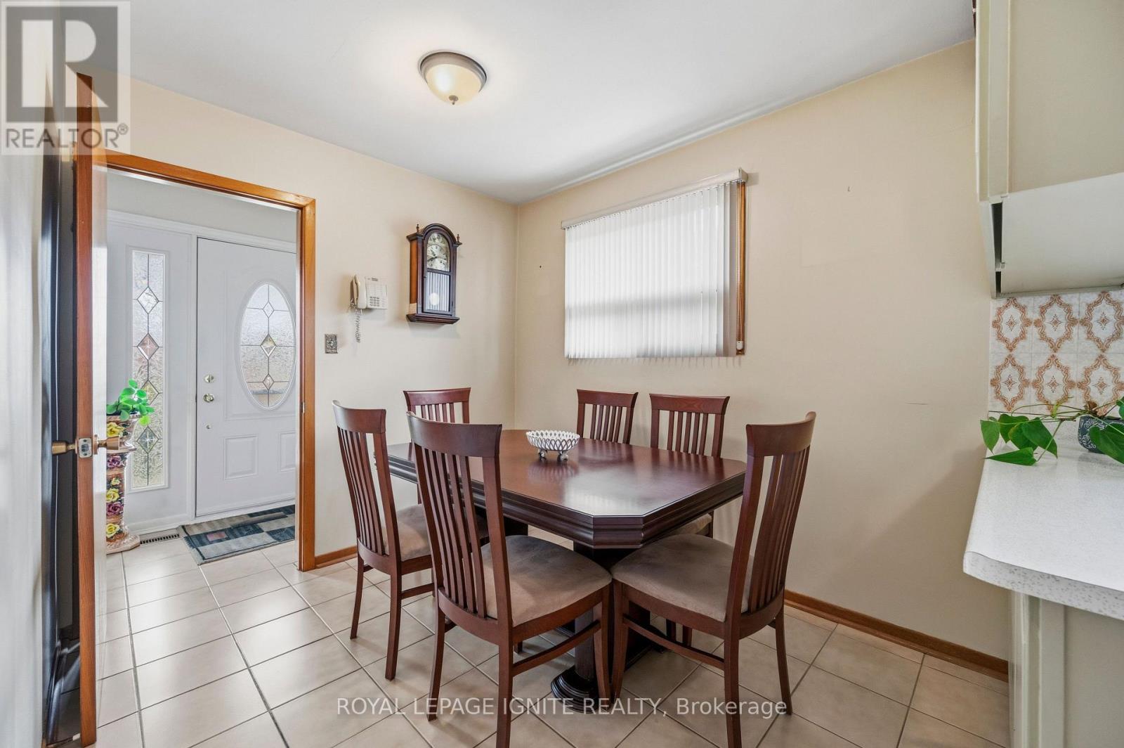 3746 Teeswater Road, Mississauga, ON - Indoor Photo Showing Dining Room
