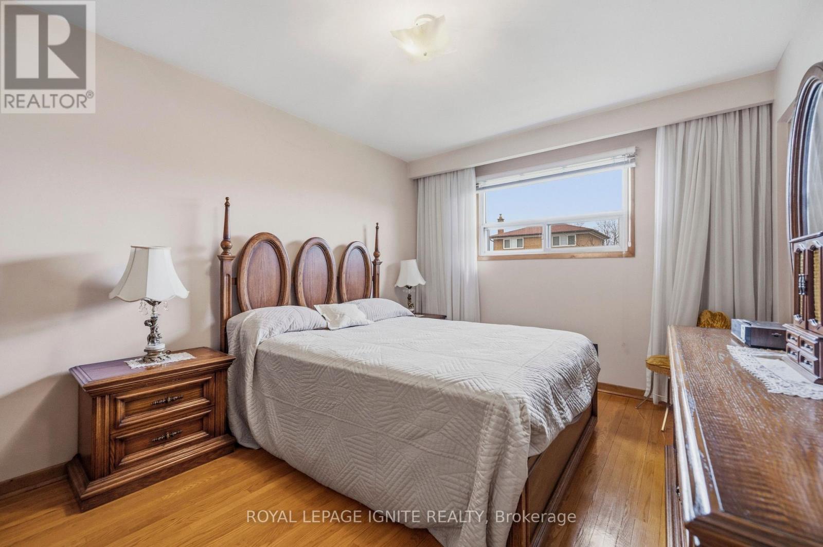 3746 Teeswater Road, Mississauga, ON - Indoor Photo Showing Bedroom
