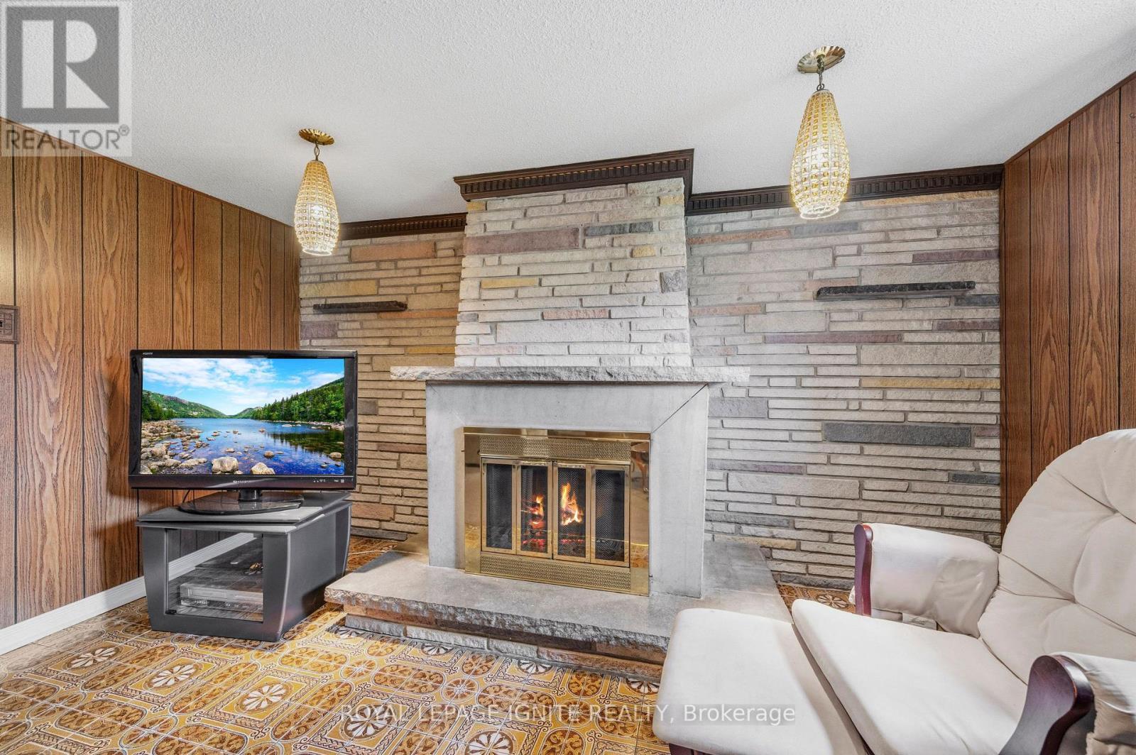 3746 Teeswater Road, Mississauga, ON - Indoor Photo Showing Living Room With Fireplace