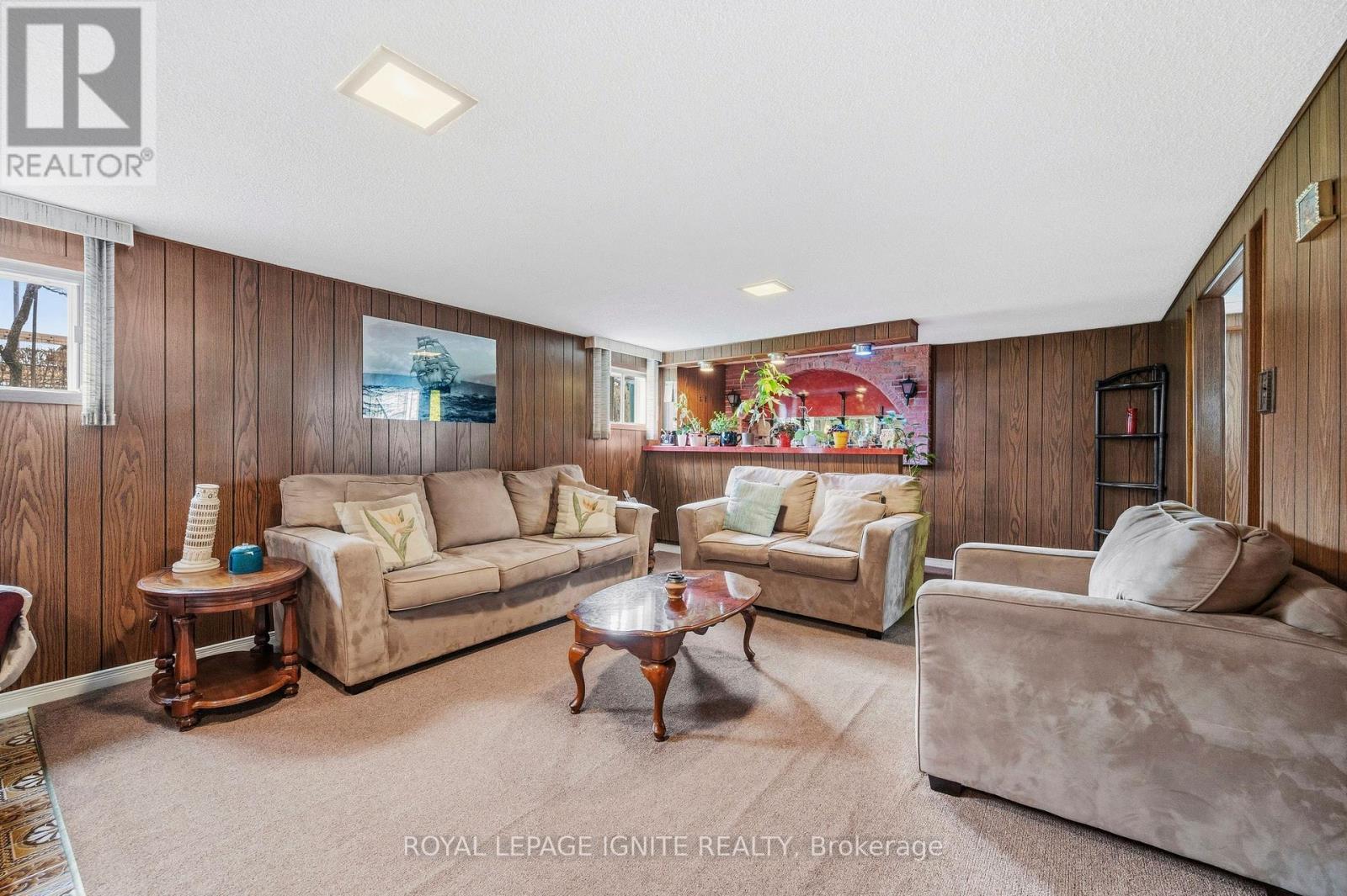 3746 Teeswater Road, Mississauga, ON - Indoor Photo Showing Living Room
