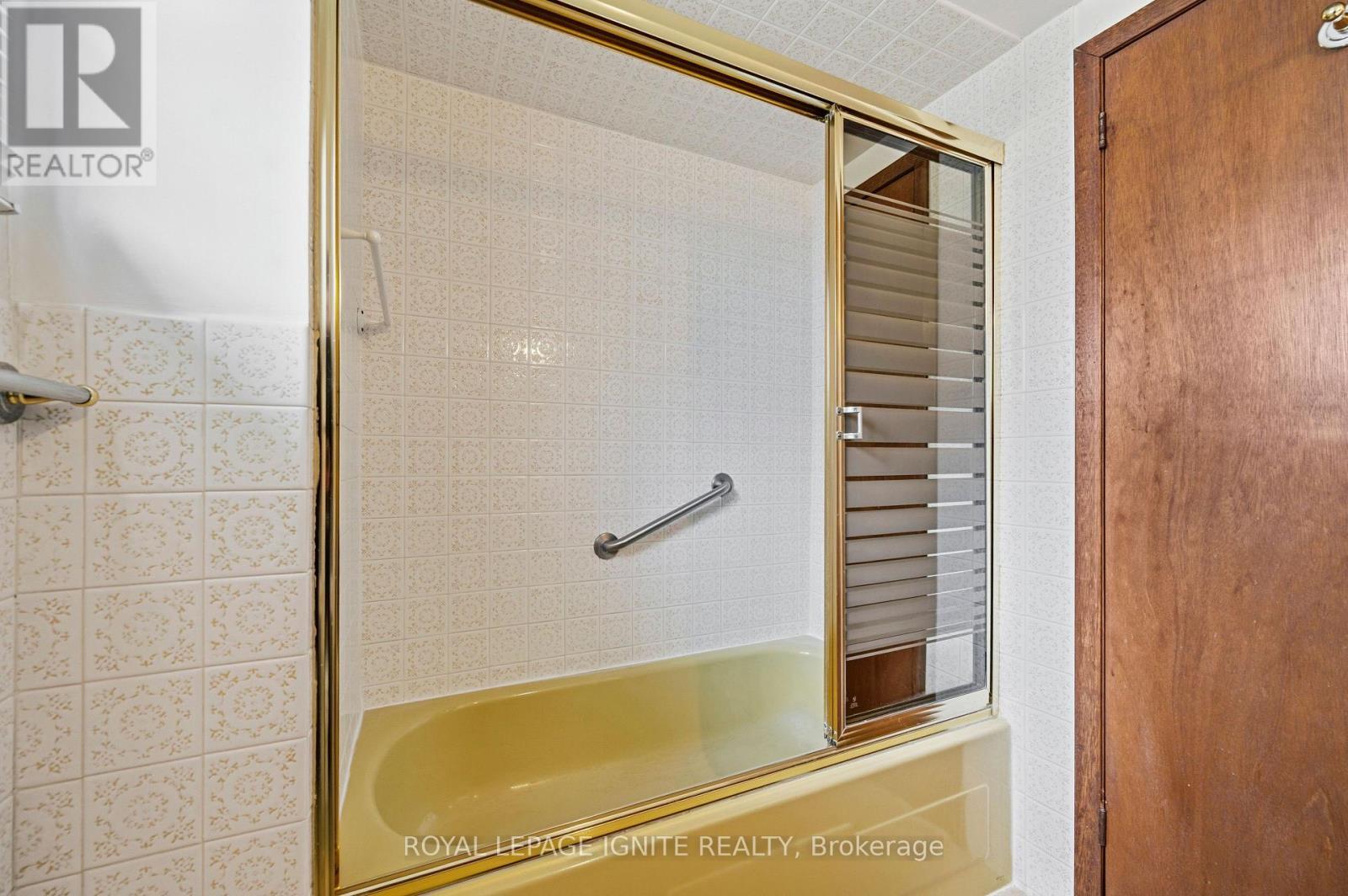 3746 Teeswater Road, Mississauga, ON - Indoor Photo Showing Bathroom