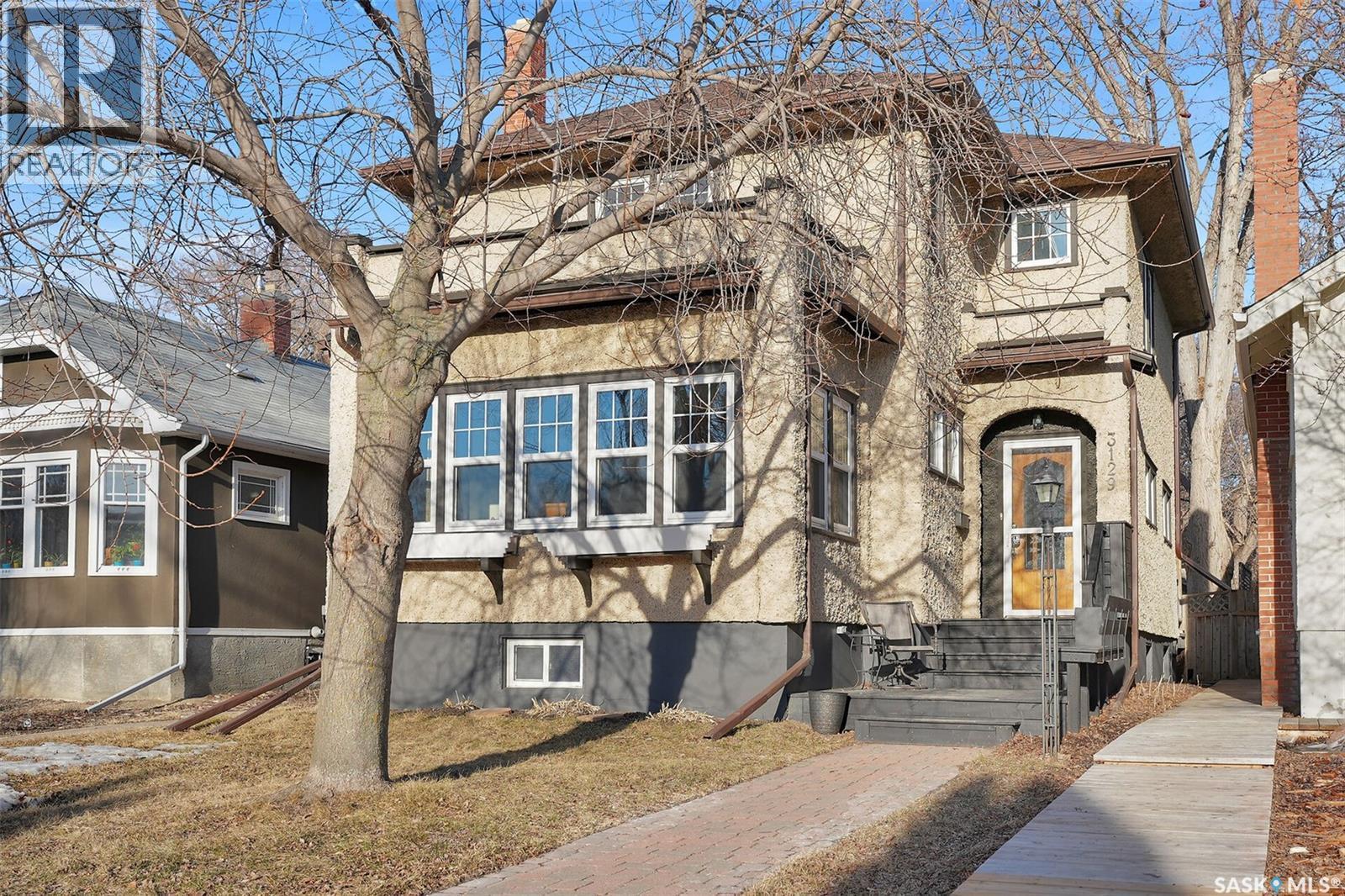3129 Rae Street, Regina, SK - Outdoor With Facade