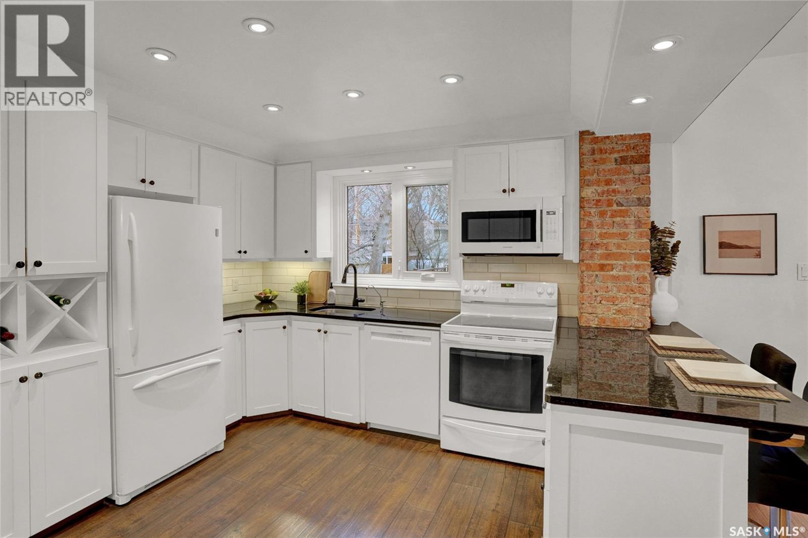 3129 Rae Street, Regina, SK - Indoor Photo Showing Kitchen