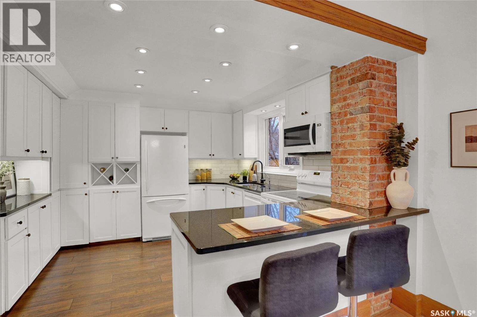 3129 Rae Street, Regina, SK - Indoor Photo Showing Kitchen