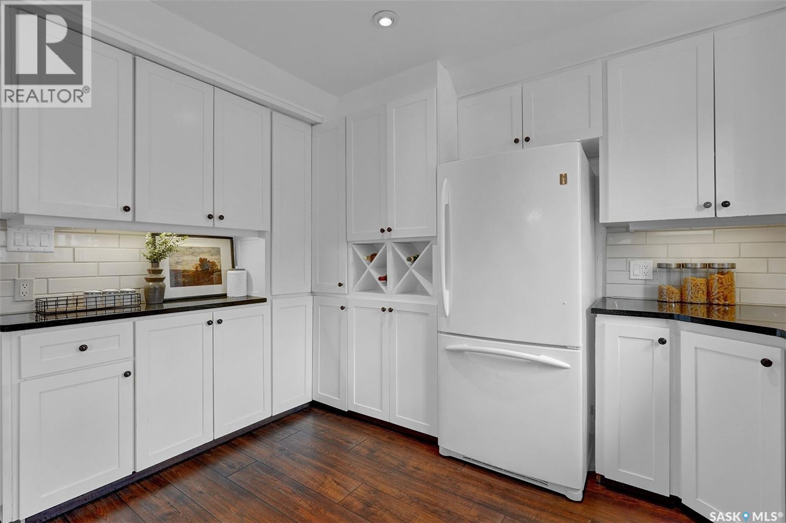 3129 Rae Street, Regina, SK - Indoor Photo Showing Kitchen