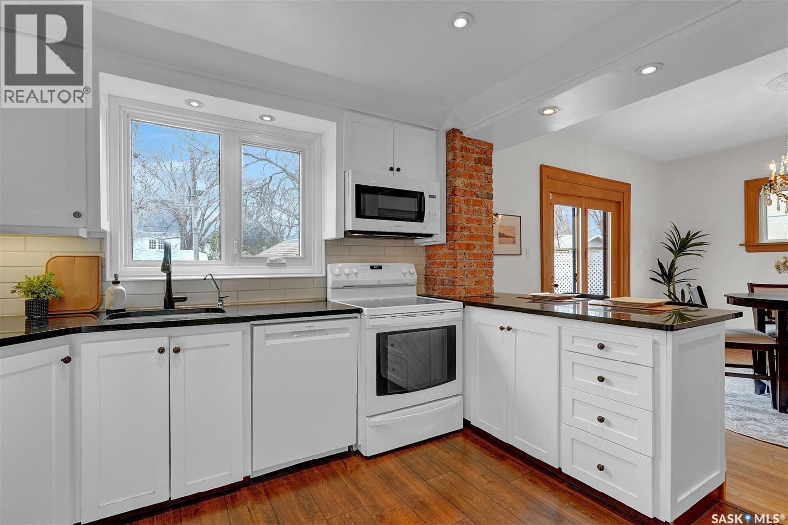3129 Rae Street, Regina, SK - Indoor Photo Showing Kitchen