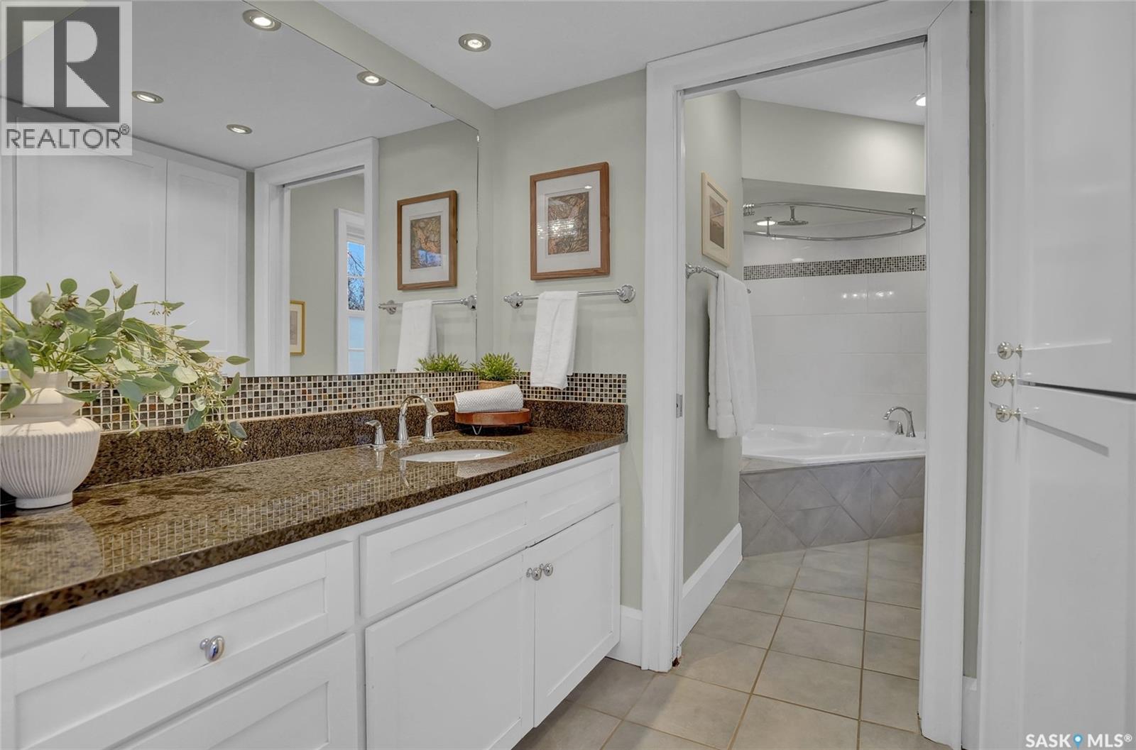 3129 Rae Street, Regina, SK - Indoor Photo Showing Bathroom