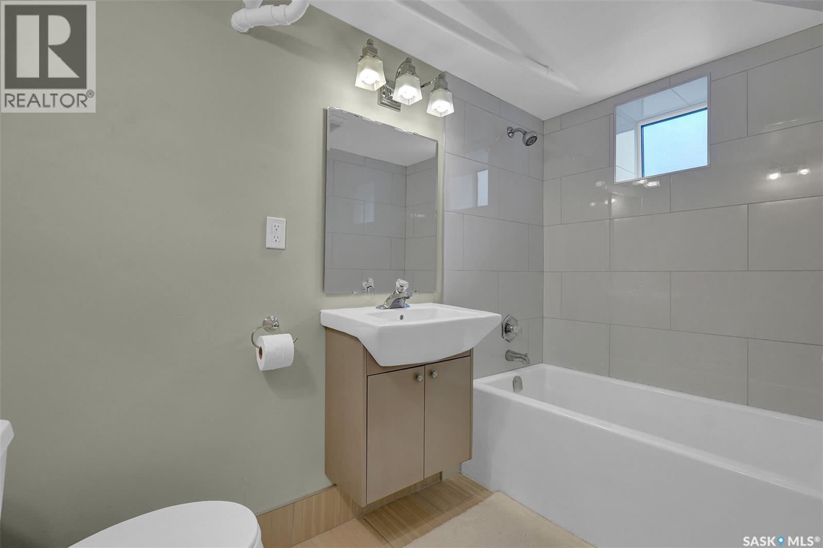 3129 Rae Street, Regina, SK - Indoor Photo Showing Bathroom