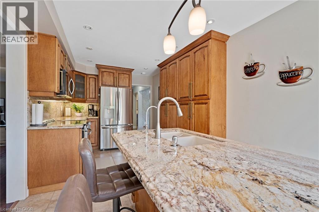 477 Burnett Avenue, Cambridge, ON - Indoor Photo Showing Kitchen With Stainless Steel Kitchen