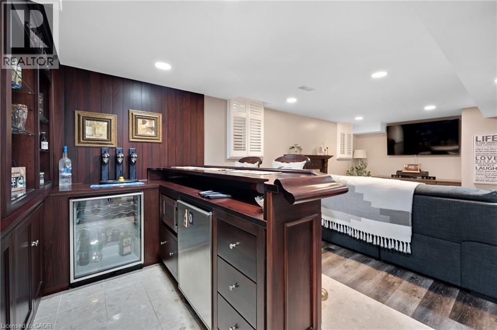 477 Burnett Avenue, Cambridge, ON - Indoor