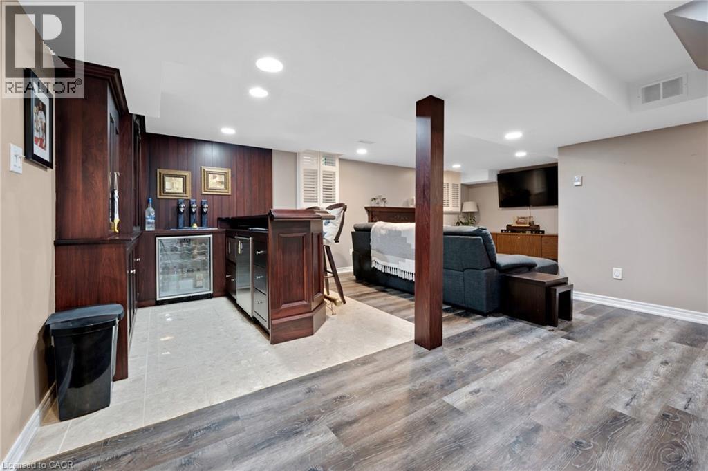 477 Burnett Avenue, Cambridge, ON - Indoor