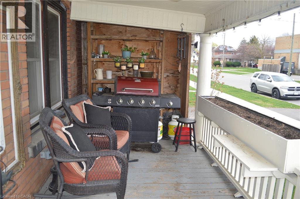 73 Talbot Street S, Simcoe, ON - Outdoor With Exterior