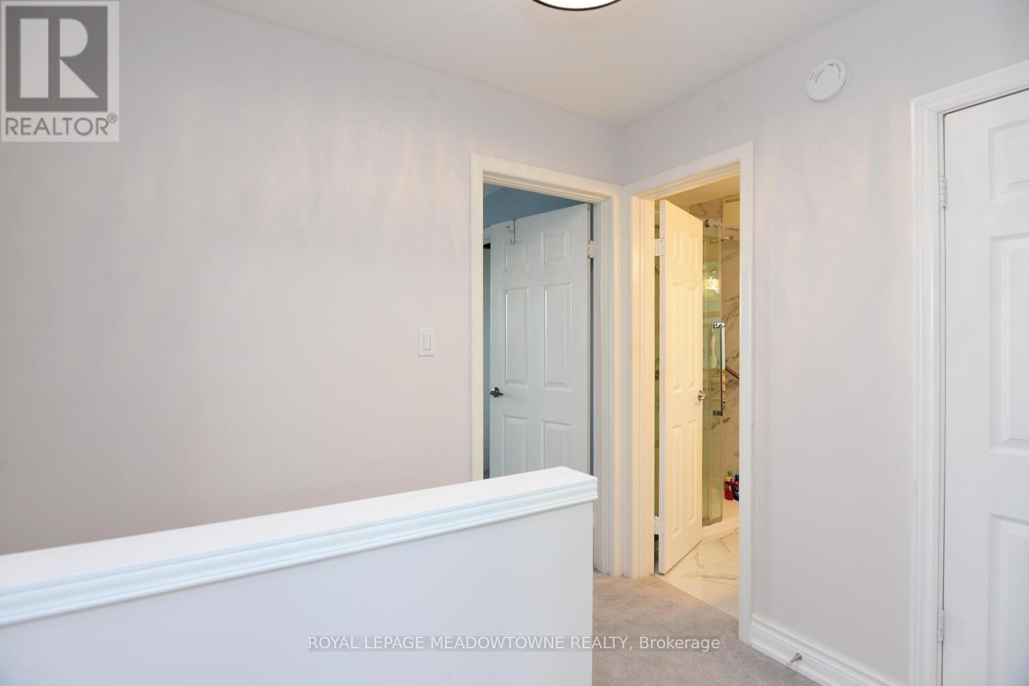 825 North Service Road, Mississauga, ON - Indoor Photo Showing Other Room