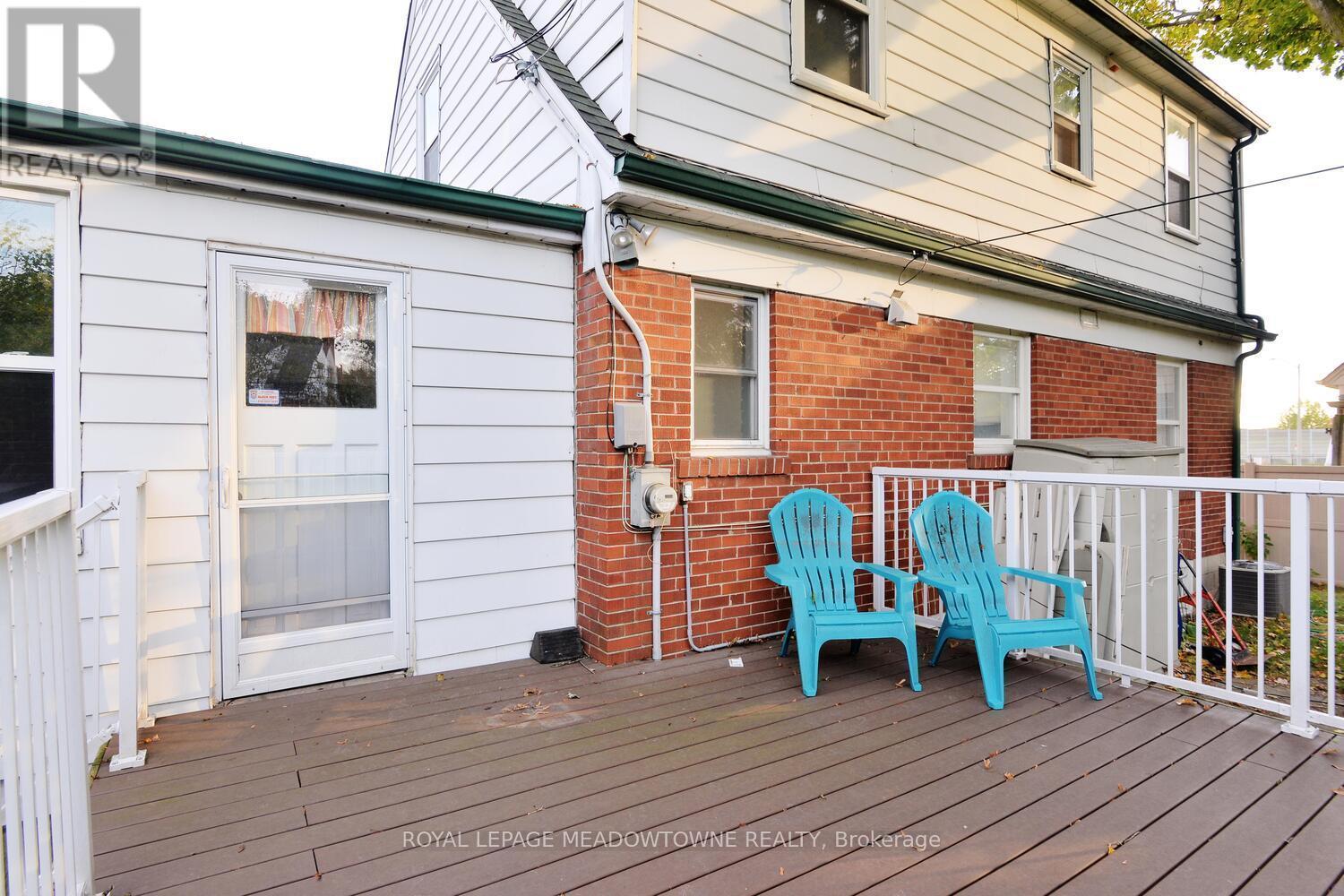 825 North Service Road, Mississauga, ON - Outdoor With Exterior