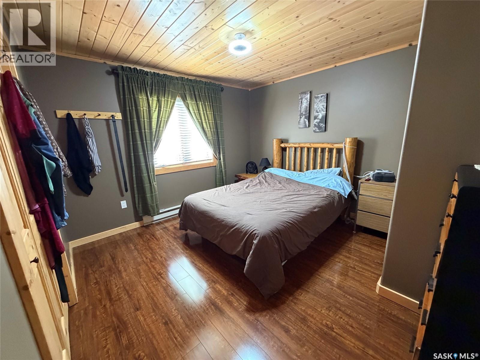 106 Sullivan Place, Chitek Lake, SK - Indoor Photo Showing Bedroom