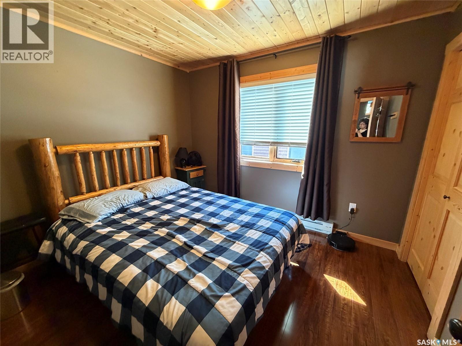 106 Sullivan Place, Chitek Lake, SK - Indoor Photo Showing Bedroom