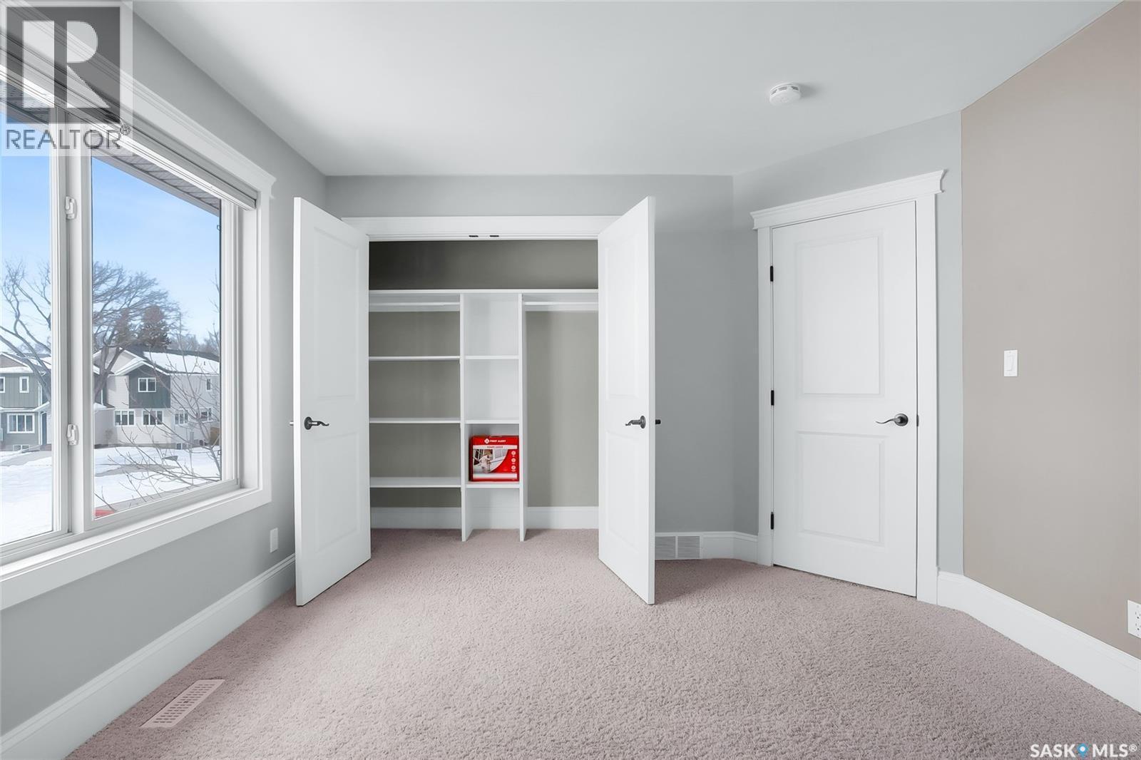 502 4Th Street E, Saskatoon, SK - Indoor