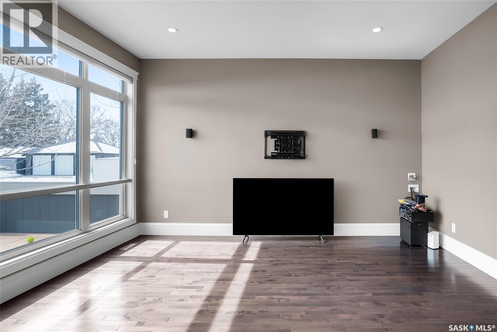 502 4Th Street E, Saskatoon, SK - Indoor Photo Showing Other Room