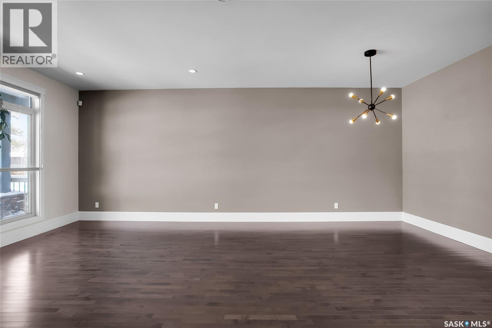 502 4Th Street E, Saskatoon, SK - Indoor Photo Showing Other Room