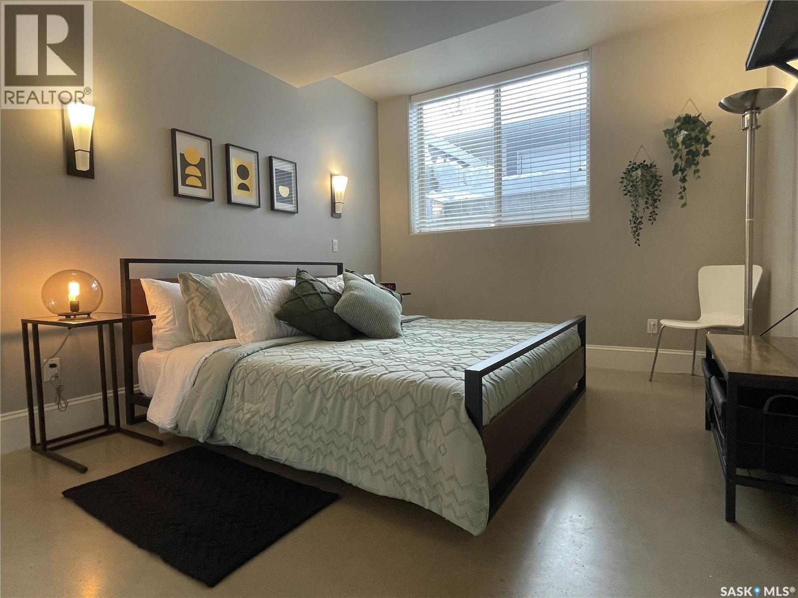 502 4Th Street E, Saskatoon, SK - Indoor Photo Showing Bedroom