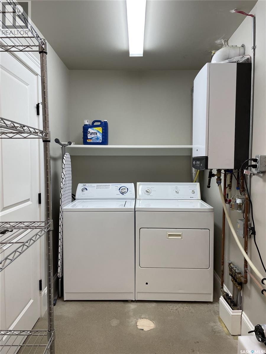 502 4Th Street E, Saskatoon, SK - Indoor Photo Showing Laundry Room