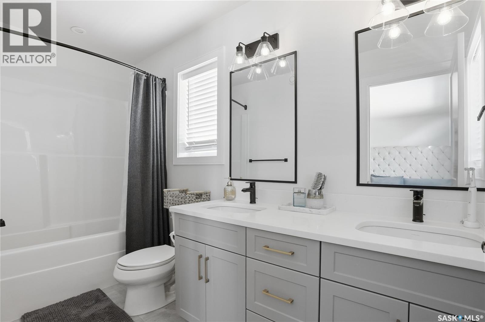 703 Underhill Lane, Saskatoon, SK - Indoor Photo Showing Bathroom