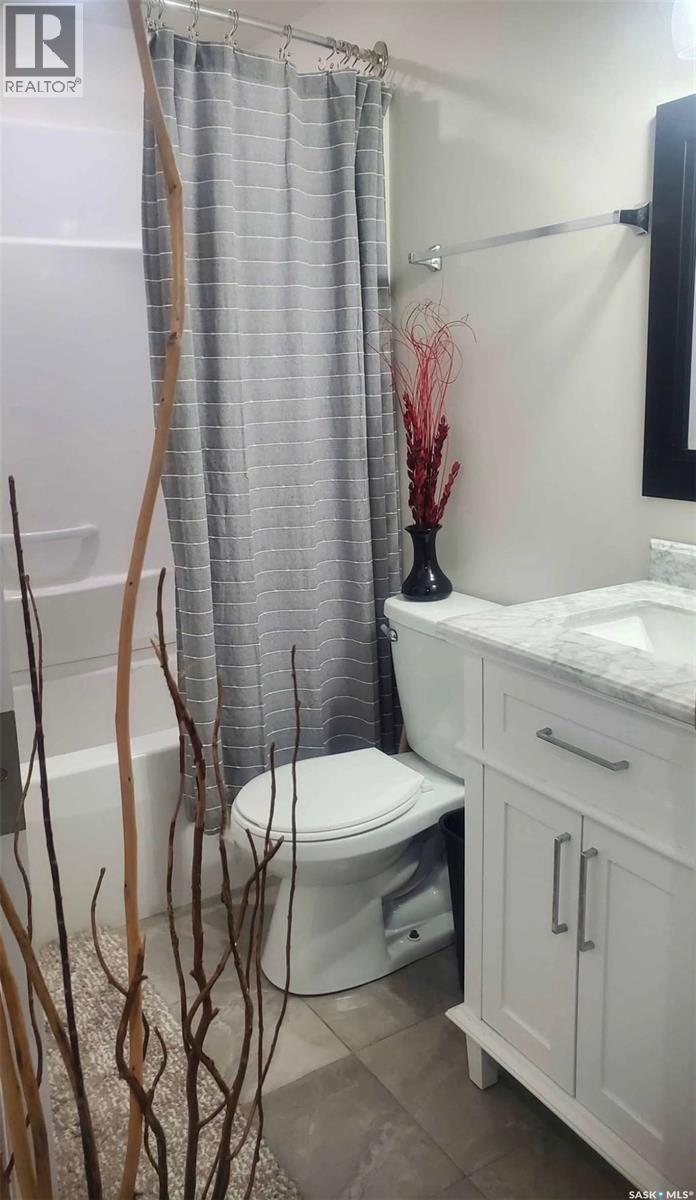 703 Underhill Lane, Saskatoon, SK - Indoor Photo Showing Bathroom