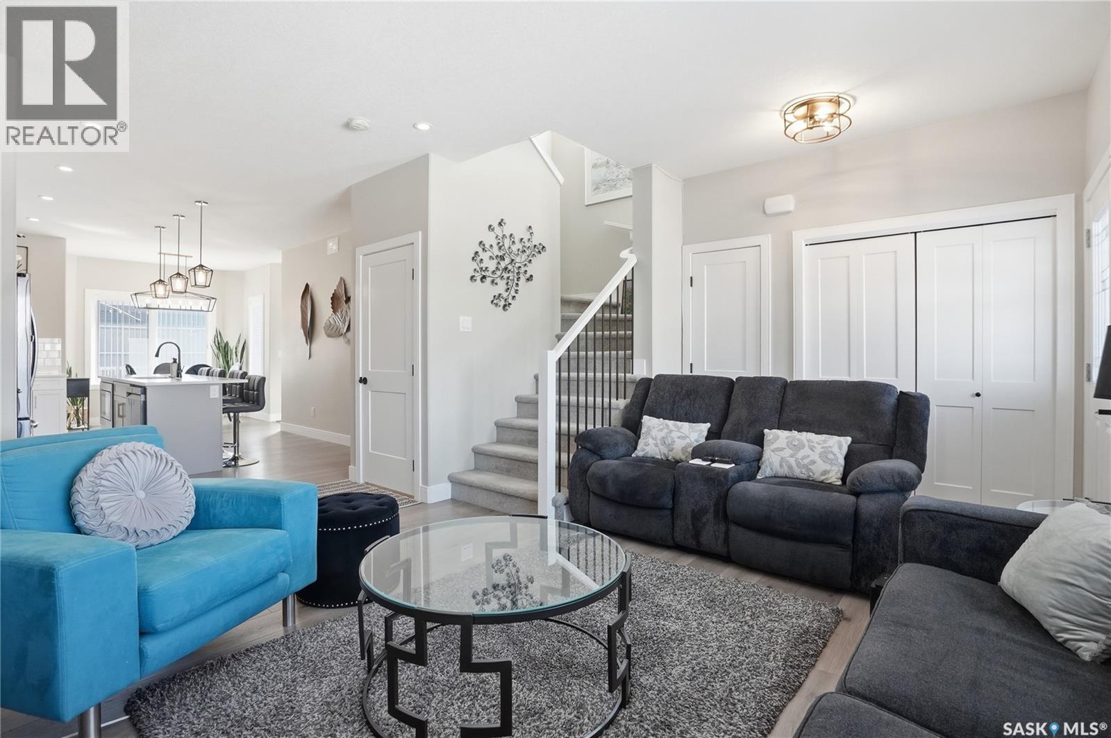 703 Underhill Lane, Saskatoon, SK - Indoor Photo Showing Living Room