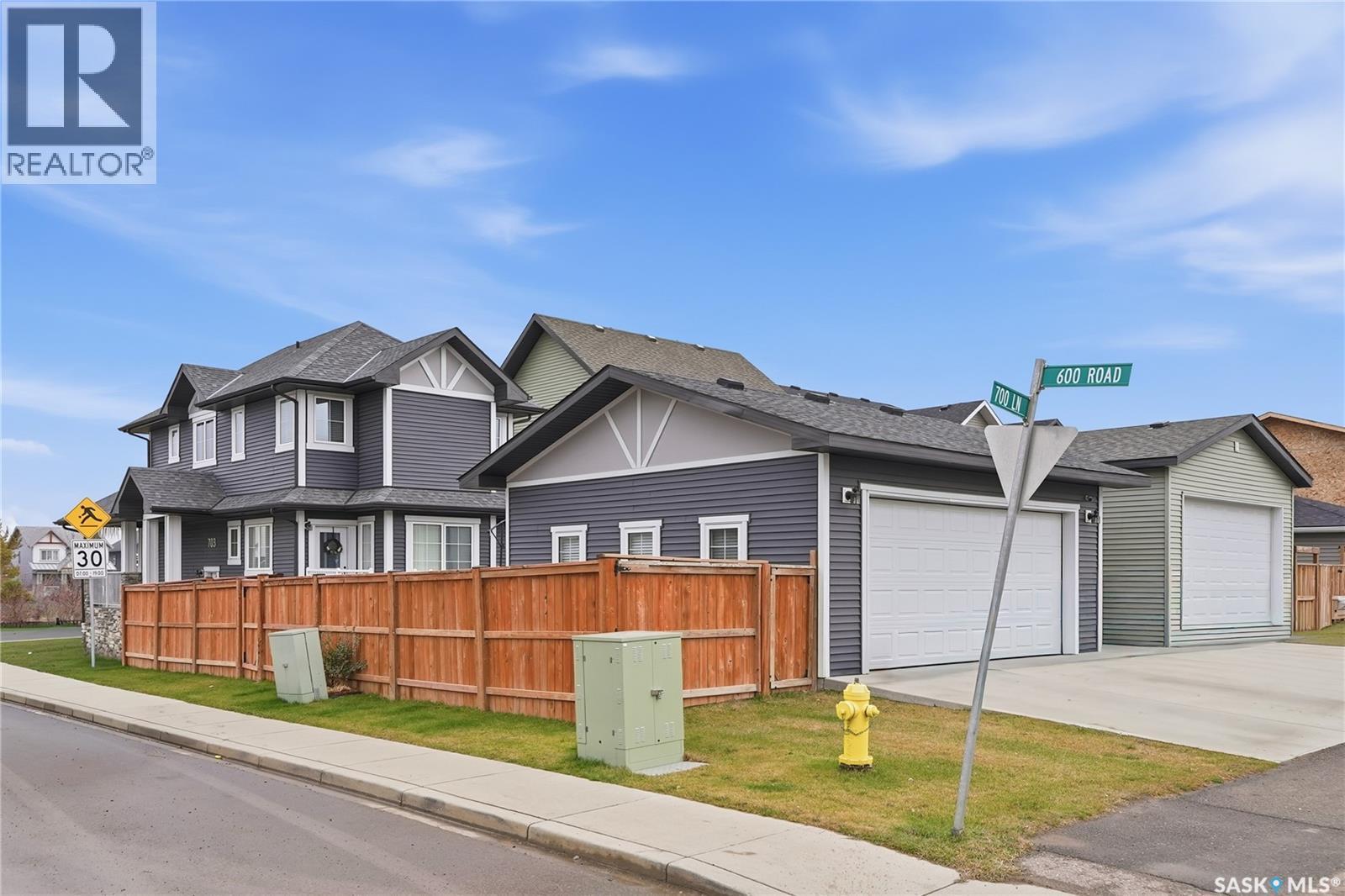 703 Underhill Lane, Saskatoon, SK - Outdoor