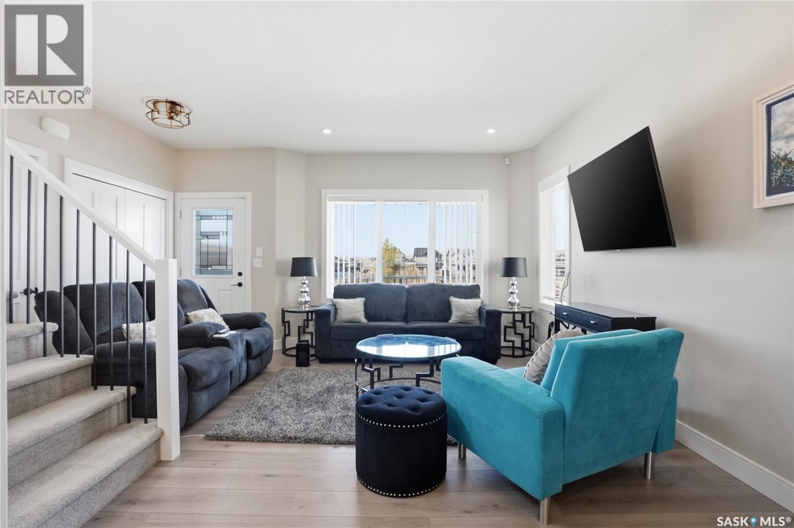 703 Underhill Lane, Saskatoon, SK - Indoor Photo Showing Living Room