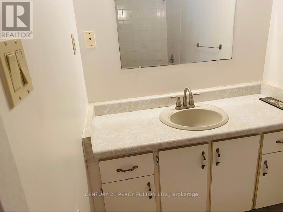 2801 Gulfstream Way, Mississauga, ON - Indoor