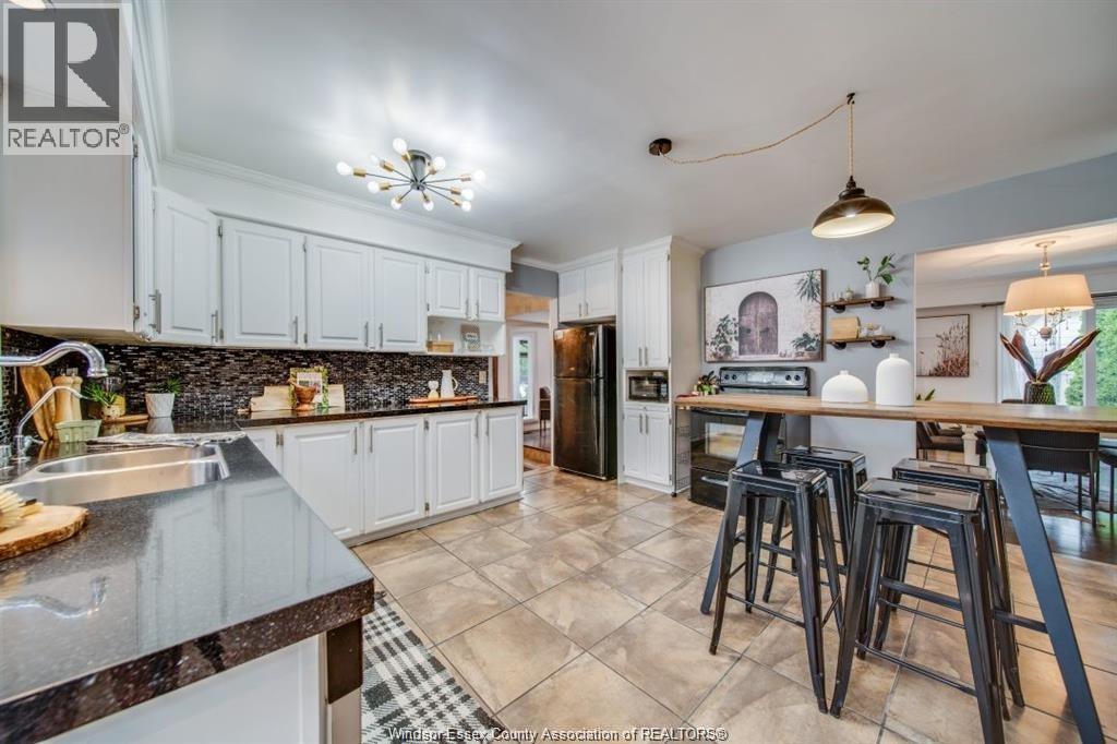145 Centennial Drive, Tecumseh, ON - Indoor Photo Showing Kitchen With Double Sink