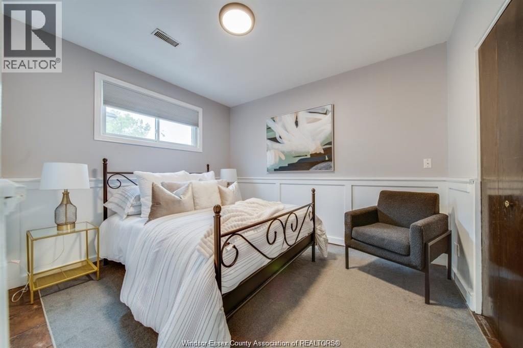 145 Centennial Drive, Tecumseh, ON - Indoor Photo Showing Bedroom