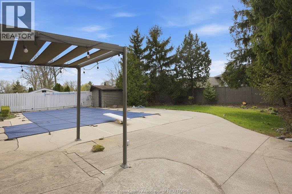 145 Centennial Drive, Tecumseh, ON - Outdoor