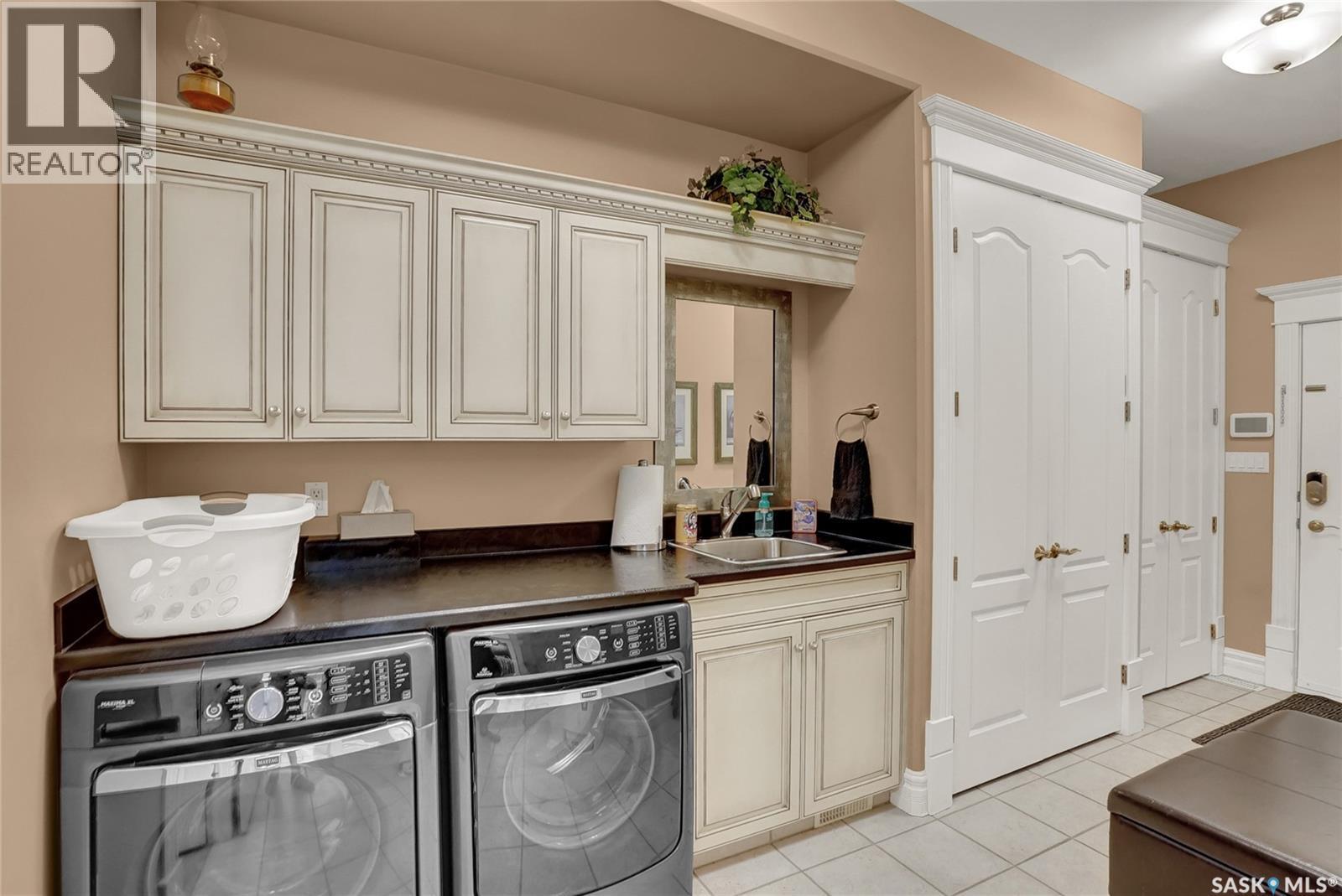 1453 Normandy Drive, Moose Jaw, SK - Indoor Photo Showing Laundry Room