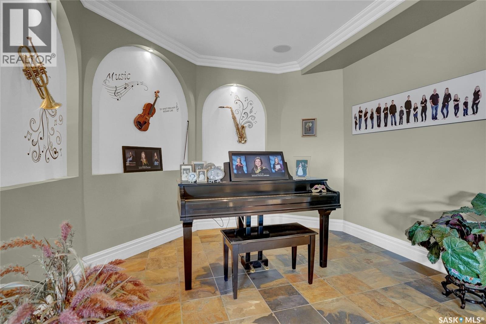 1453 Normandy Drive, Moose Jaw, SK - Indoor Photo Showing Other Room